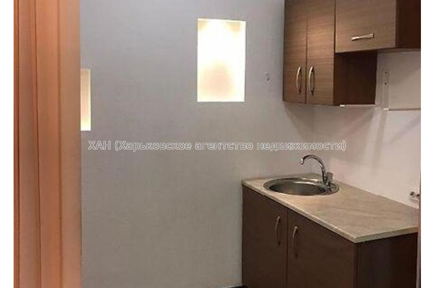 Продам квартиру, 23 Августа ул. , 2 кім., 42 м², капитальный ремонт 
