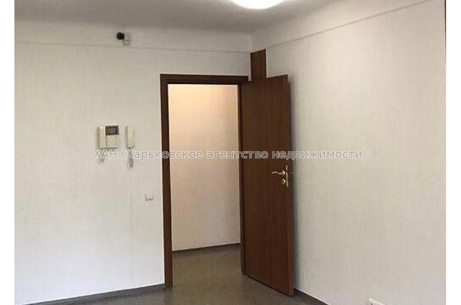 Продам квартиру, 23 Августа ул. , 2 кім., 42 м², капитальный ремонт 