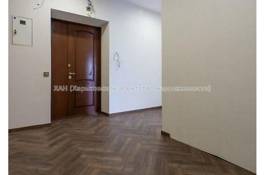 Продам квартиру, 23 Августа ул. , 2 кім., 42 м², капитальный ремонт 