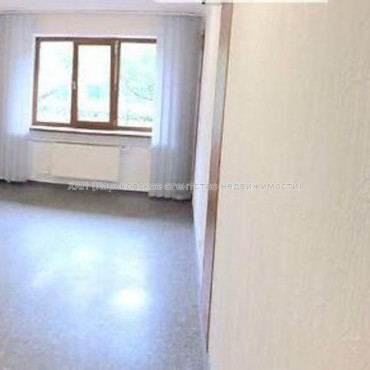 Продам квартиру, 23 Августа ул. , 2 кім., 42 м², капитальный ремонт 