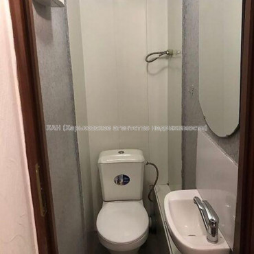 Продам квартиру, 23 Августа ул. , 2 кім., 42 м², капитальный ремонт 