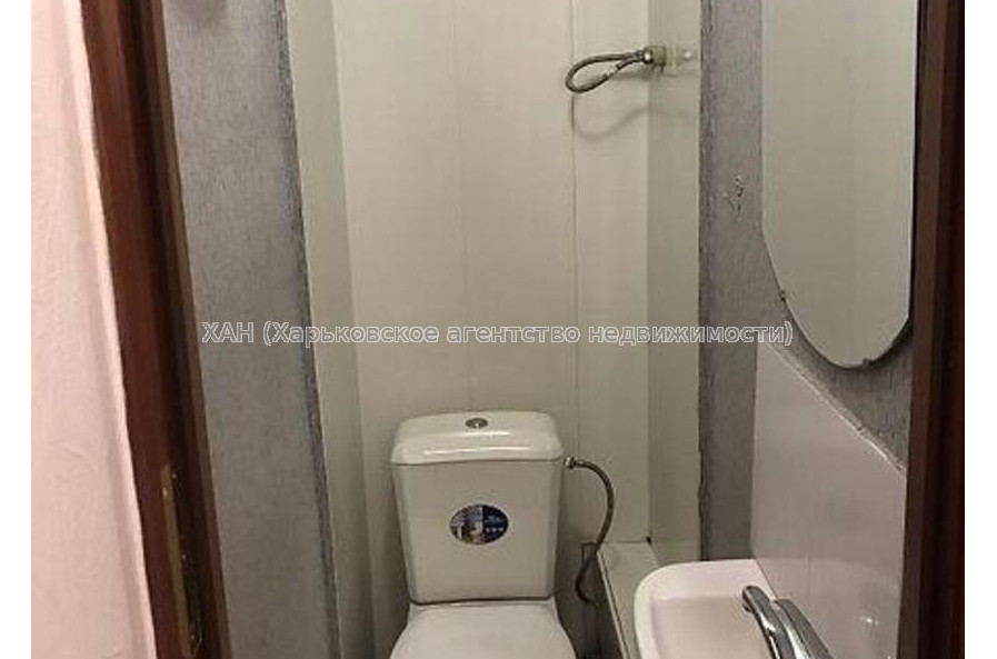 Продам квартиру, 23 Августа ул. , 2 кім., 42 м², капитальный ремонт 