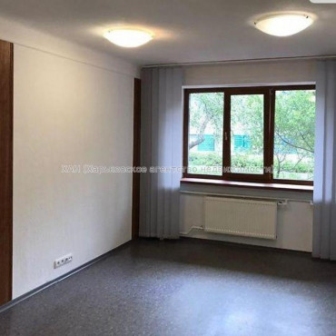 Продам квартиру, 23 Августа ул. , 2 кім., 42 м², капитальный ремонт 