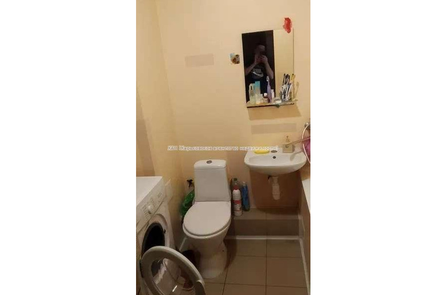 Продам квартиру, Александровский просп. , 1  ком., 40 м², косметический ремонт 