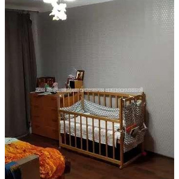 Продам квартиру, Александровский просп. , 1  ком., 40 м², косметический ремонт 