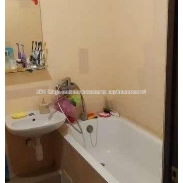 Продам квартиру, Александровский просп. , 1  ком., 40 м², косметический ремонт 