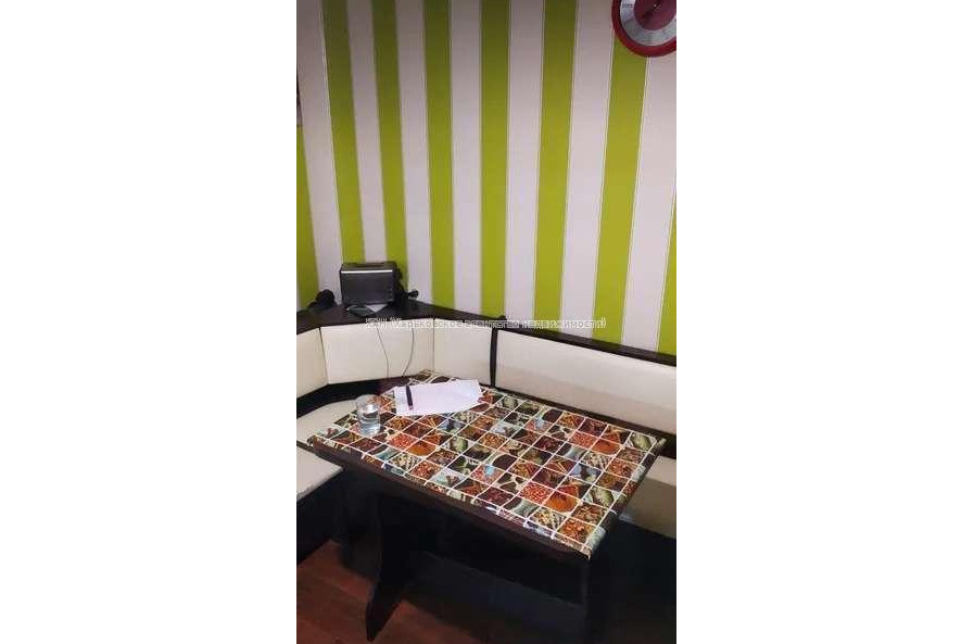 Продам квартиру, Александровский просп. , 1  ком., 40 м², косметический ремонт 