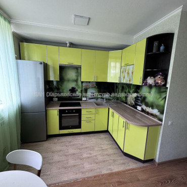 Продам квартиру, Новоалександровская ул. , 1  ком., 30 м², капитальный ремонт 