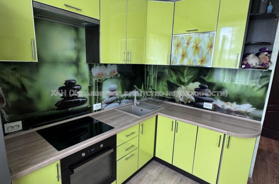 Продам квартиру, Новоалександровская ул. , 1  ком., 30 м², капитальный ремонт 
