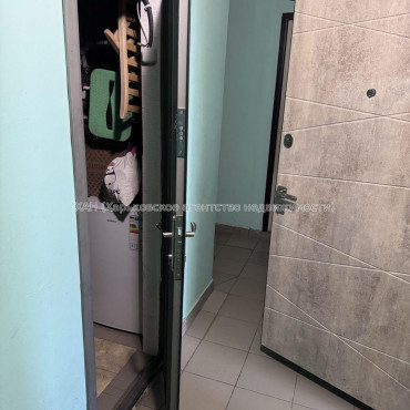 Продам квартиру, Новоалександровская ул. , 1  ком., 30 м², капитальный ремонт 
