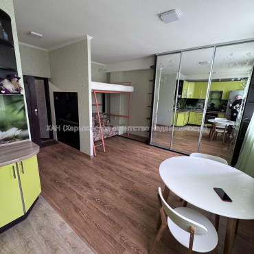 Продам квартиру, Новоалександровская ул. , 1  ком., 30 м², капитальный ремонт 