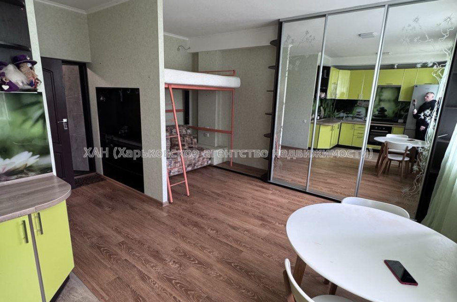 Продам квартиру, Новоалександровская ул. , 1  ком., 30 м², капитальный ремонт 