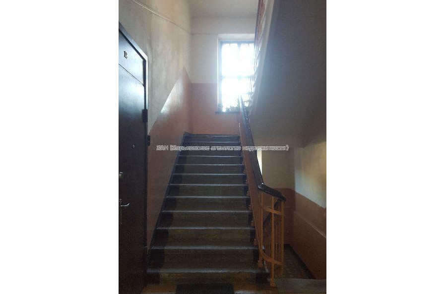 Продам квартиру, Кандаурова ул. , 3 кім., 85 м², косметический ремонт 