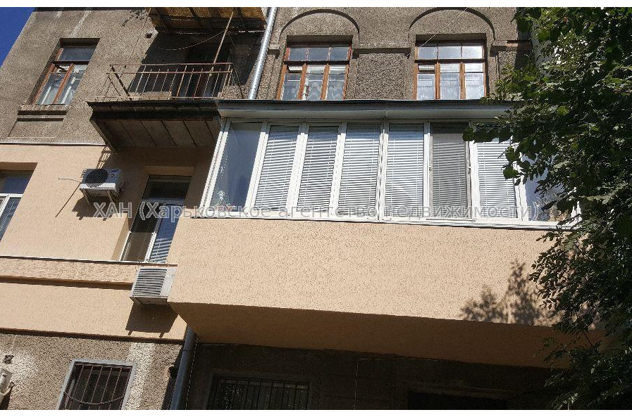 Продам квартиру, Кандаурова ул. , 3 кім., 85 м², косметический ремонт 