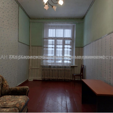 Продам квартиру, Кандаурова ул. , 3  ком., 85 м², косметический ремонт 