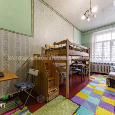 Продам квартиру, Кандаурова ул. , 3  ком., 85 м², косметический ремонт 