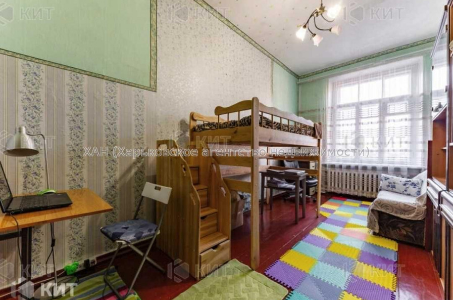 Продам квартиру, Кандаурова ул. , 3  ком., 85 м², косметический ремонт 