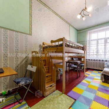 Продам квартиру, Кандаурова ул. , 3  ком., 85 м², косметический ремонт 