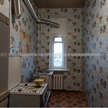 Продам квартиру, Кандаурова ул. , 3  ком., 85 м², косметический ремонт 