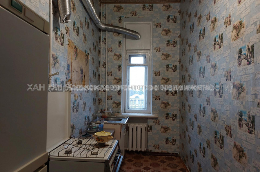 Продам квартиру, Кандаурова ул. , 3 кім., 85 м², косметический ремонт 