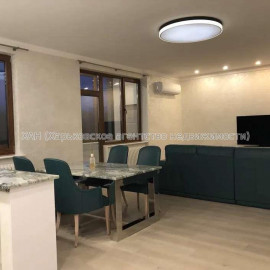 Продам квартиру, Профессорская ул. , 3 кім., 130 м², авторский дизайн