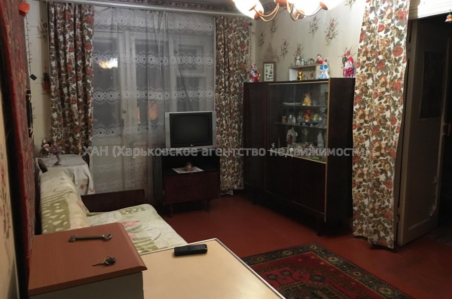 Продам квартиру, Большая Панасовская ул. , 2 кім., 43 м², частичный ремонт 