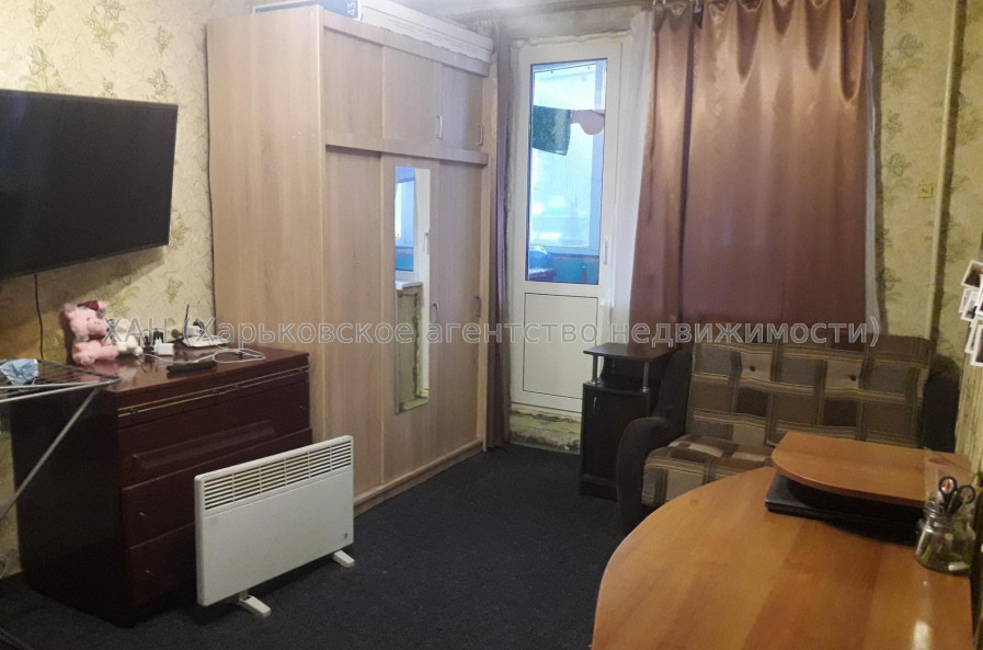 Продам квартиру, Гвардейцев Широнинцев ул. , 1  ком., 32 м², без ремонта 