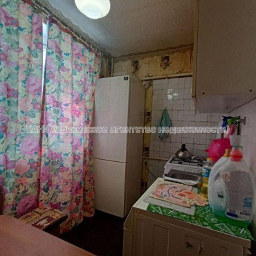 Продам квартиру, Гвардейцев Широнинцев ул. , 1 кім., 32 м², без ремонта 