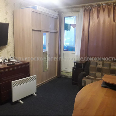 Продам квартиру, Гвардейцев Широнинцев ул. , 1 кім., 32 м², без ремонта 
