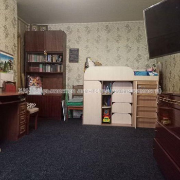 Продам квартиру, Гвардейцев Широнинцев ул. , 1 кім., 32 м², без ремонта 