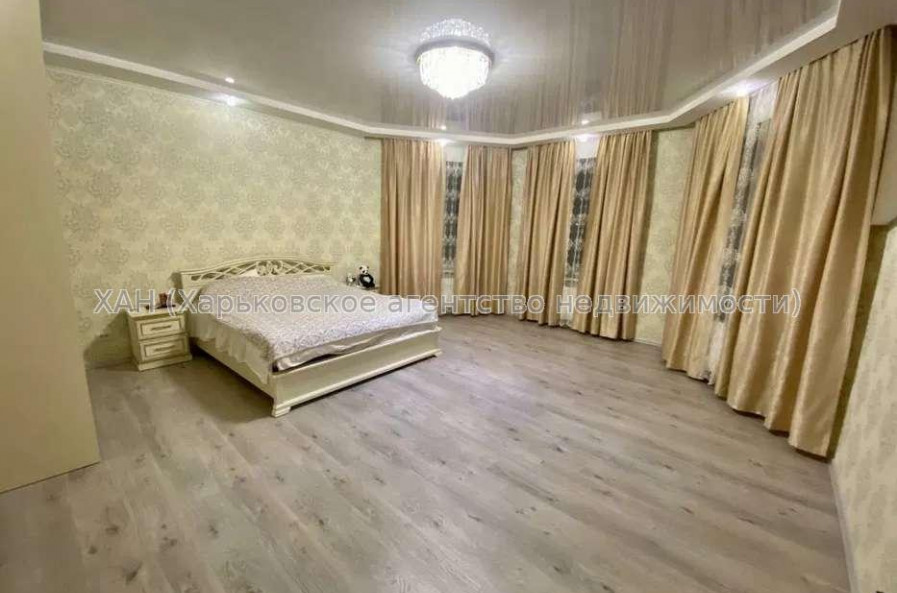 Продам дом, Валентиновская ул. , 240 м², 12 сот., капитальный ремонт 