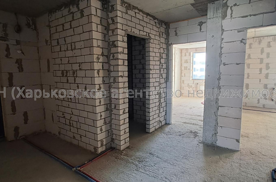 Продам квартиру, Героев Харькова просп. , 3  ком., 122 м², без ремонта 