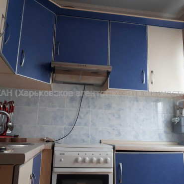 Продам квартиру, Амосова ул. , 3  ком., 67 м², косметический ремонт 