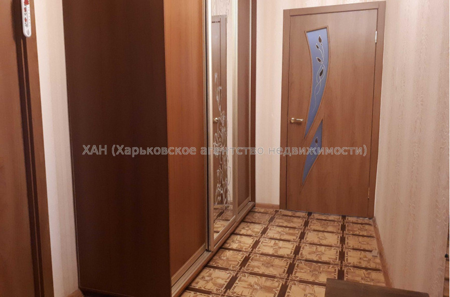 Продам квартиру, Амосова ул. , 3  ком., 67 м², косметический ремонт 