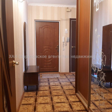 Продам квартиру, Амосова ул. , 3  ком., 67 м², косметический ремонт 