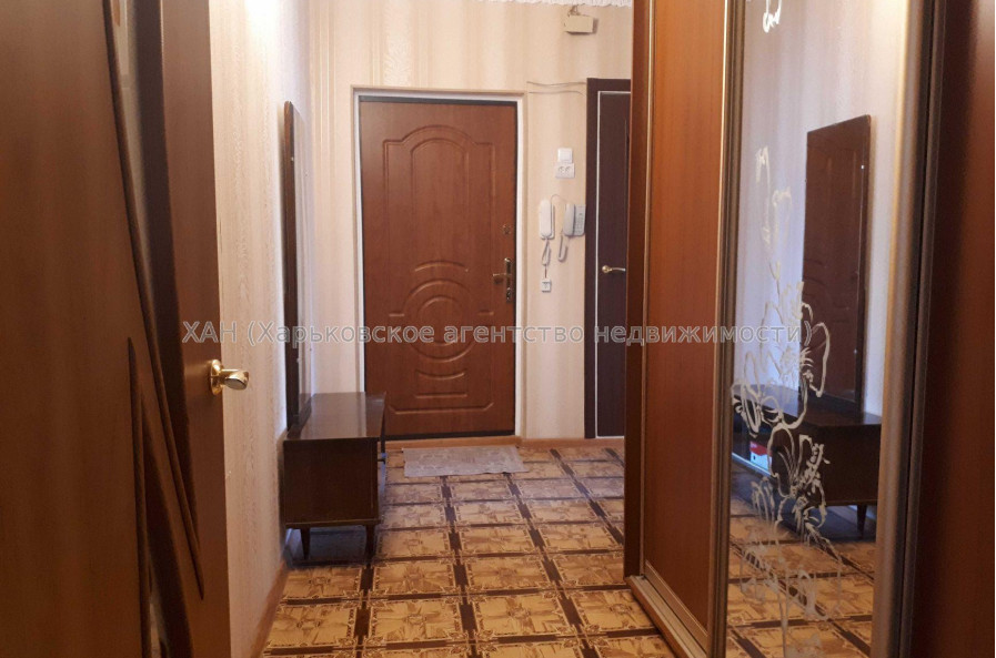 Продам квартиру, Амосова ул. , 3  ком., 67 м², косметический ремонт 