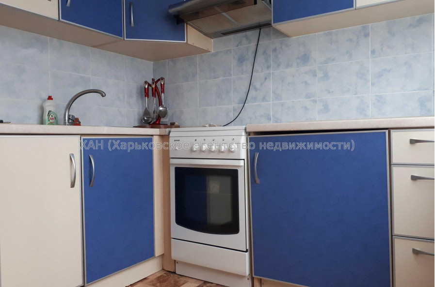 Продам квартиру, Амосова ул. , 3  ком., 67 м², косметический ремонт 