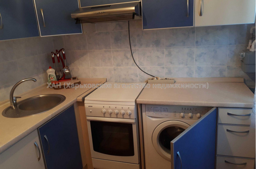Продам квартиру, Амосова ул. , 3  ком., 67 м², косметический ремонт 