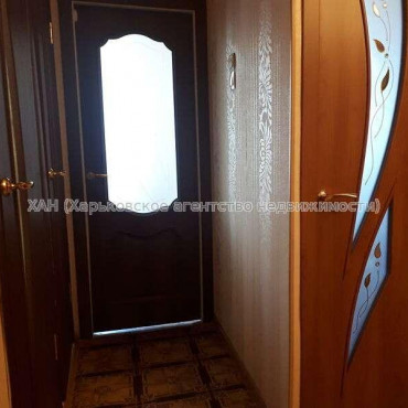 Продам квартиру, Амосова ул. , 3  ком., 67 м², косметический ремонт 