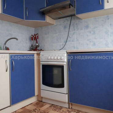 Продам квартиру, Амосова ул. , 3  ком., 67 м², косметический ремонт 