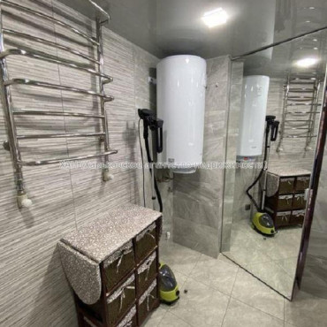 Продам квартиру, Сумская ул. , 2 кім., 90 м², авторский дизайн 