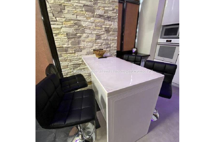 Продам квартиру, Сумская ул. , 2 кім., 90 м², авторский дизайн 