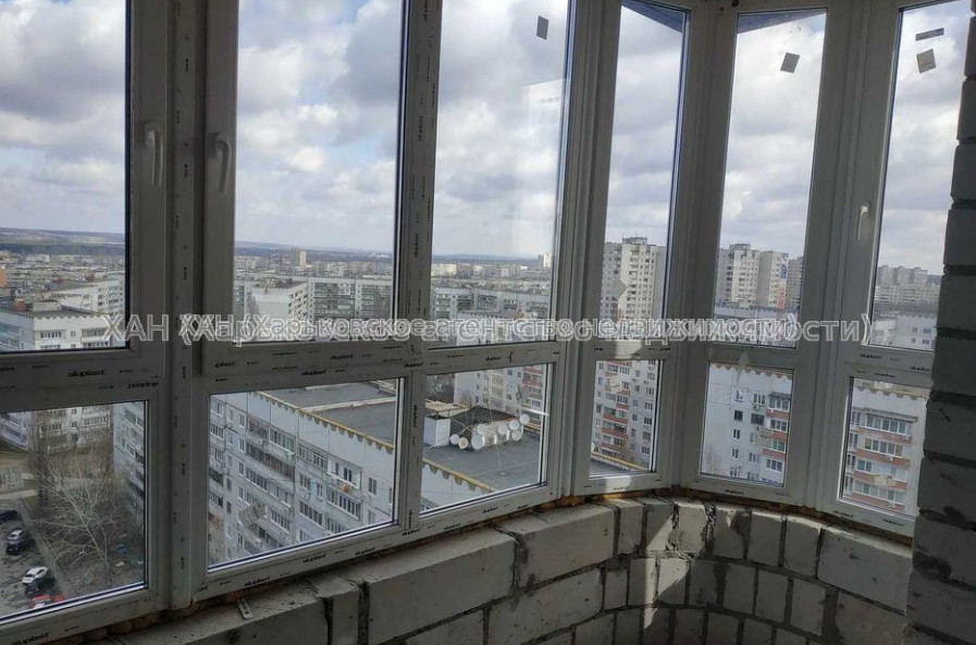 Продам квартиру, Яны Червоной ул. , 1  ком., 55 м², без внутренних работ 