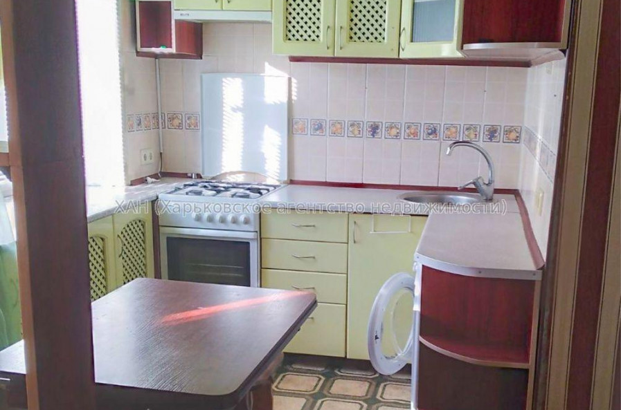 Продам квартиру, Аэрокосмический пр. , 2 кім., 42 м², косметический ремонт 