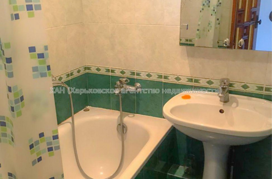 Продам квартиру, Аэрокосмический пр. , 2 кім., 42 м², косметический ремонт 
