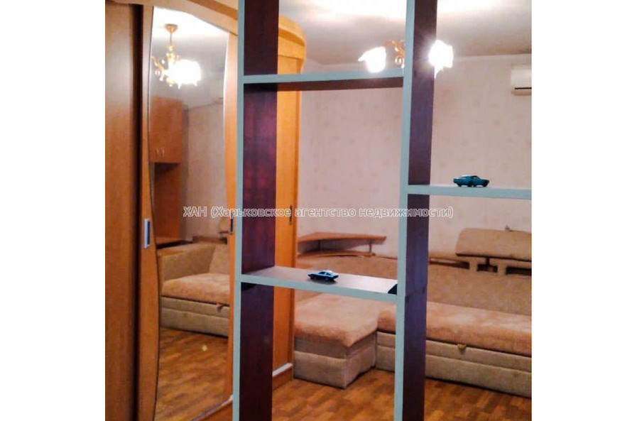 Продам квартиру, Аэрокосмический пр. , 2 кім., 42 м², косметический ремонт 