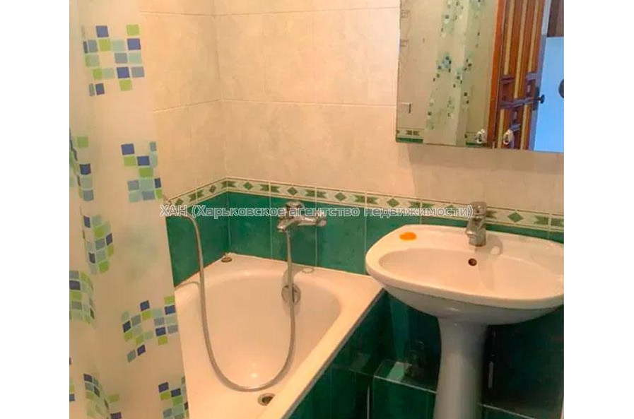 Продам квартиру, Аэрокосмический пр. , 2 кім., 42 м², косметический ремонт 