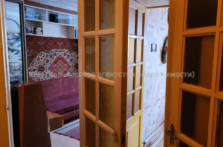 Продам квартиру, Науки просп. , 2 кім., 46 м², косметический ремонт 