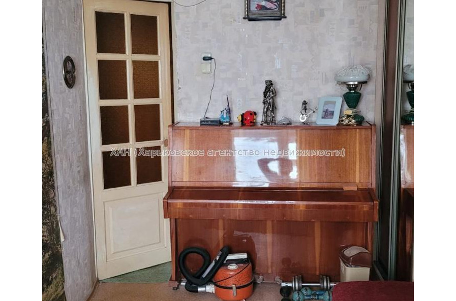 Продам квартиру, Науки просп. , 2 кім., 46 м², косметический ремонт 