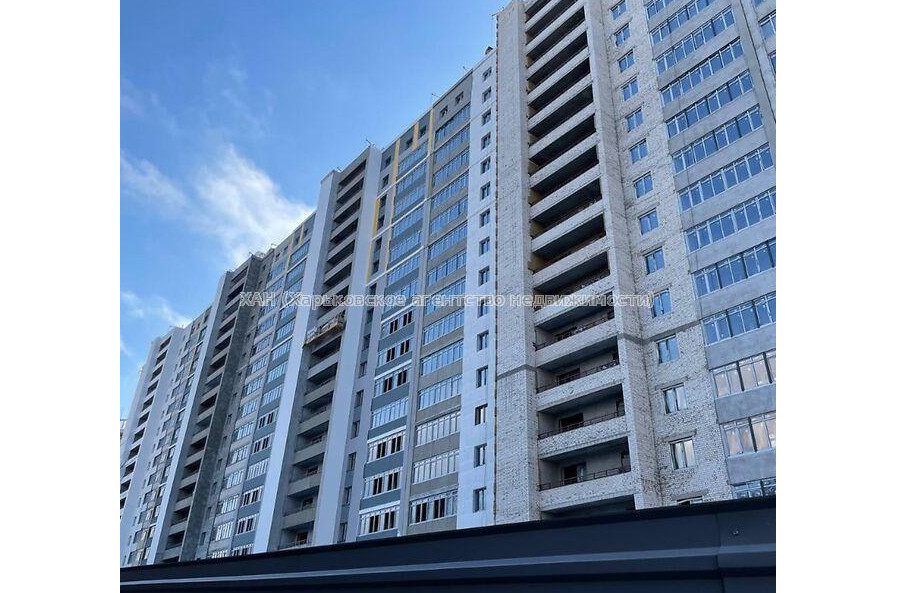 Продам квартиру, Шекспира пер. , 3  ком., 105 м², без внутренних работ 